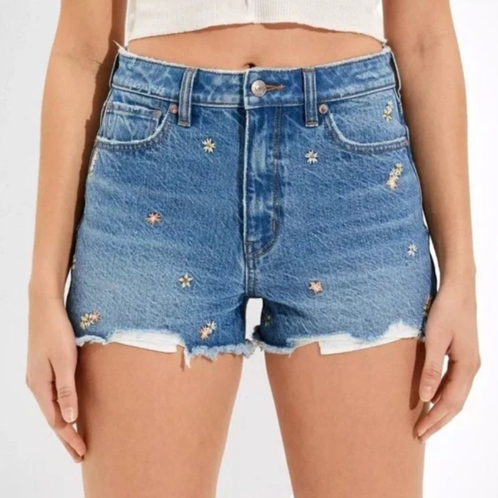American Eagle High-Waisted Jean Shorts With Embroidered Flowers Size 18